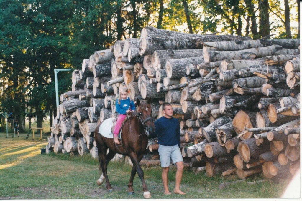 1999 suvõülikuul 3